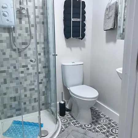 度假居 Omalleys Town House 班克拉那